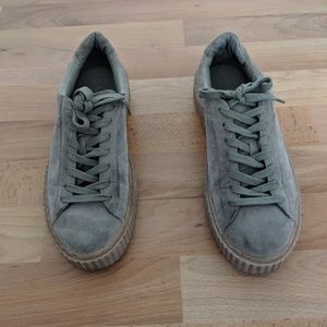 Grey Public Desire Creepers